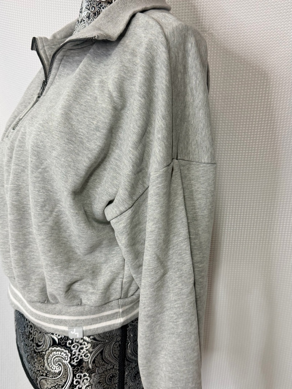 JoyLab Light Gray Half-Zip Sweatshirt - Picture 5 of 11